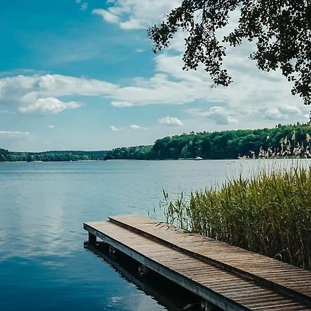 Ferienzimmer Direkt Am See Priepert Exteriör bild