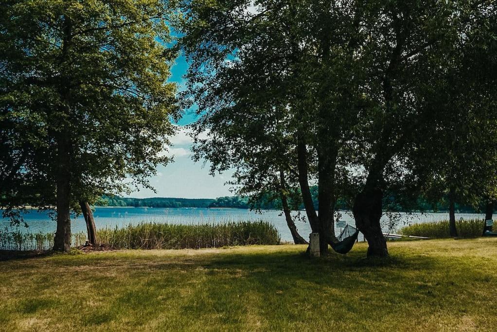 Ferienzimmer Direkt Am See Priepert Exteriör bild